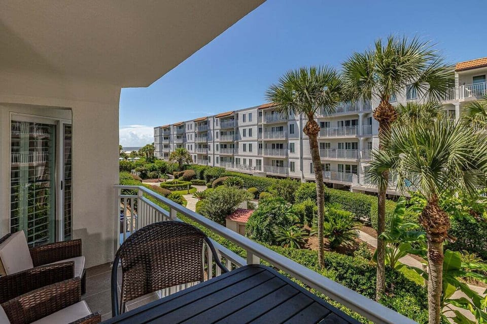 Beach Club 217 - Private Balcony