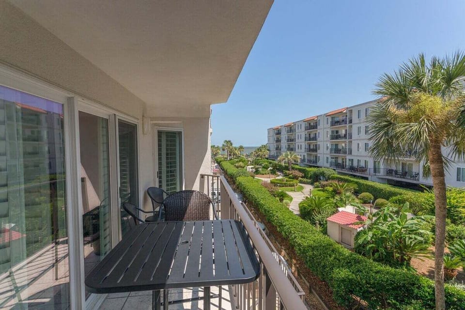 Beach Club 217 - Private Balcony