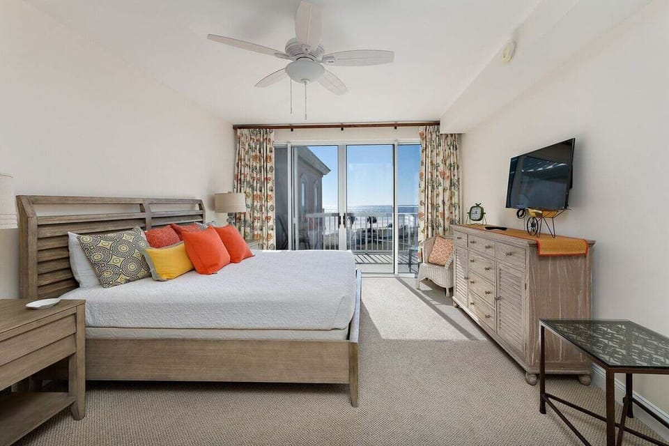 Saint Simons Grand 324 - Primary bedroom with Direct Ocean View