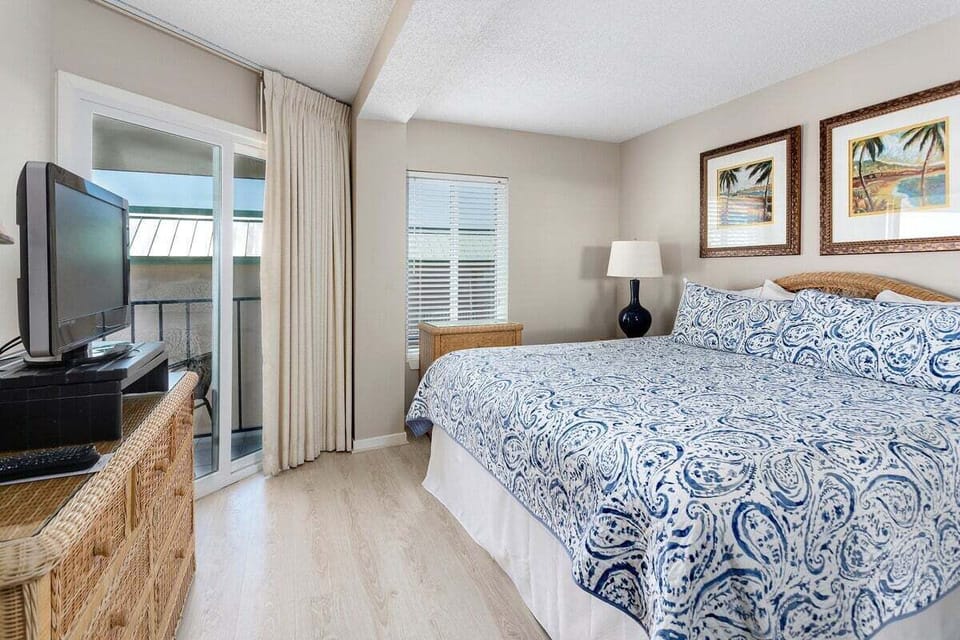 Beach Club 430 - Primary Bedroom
