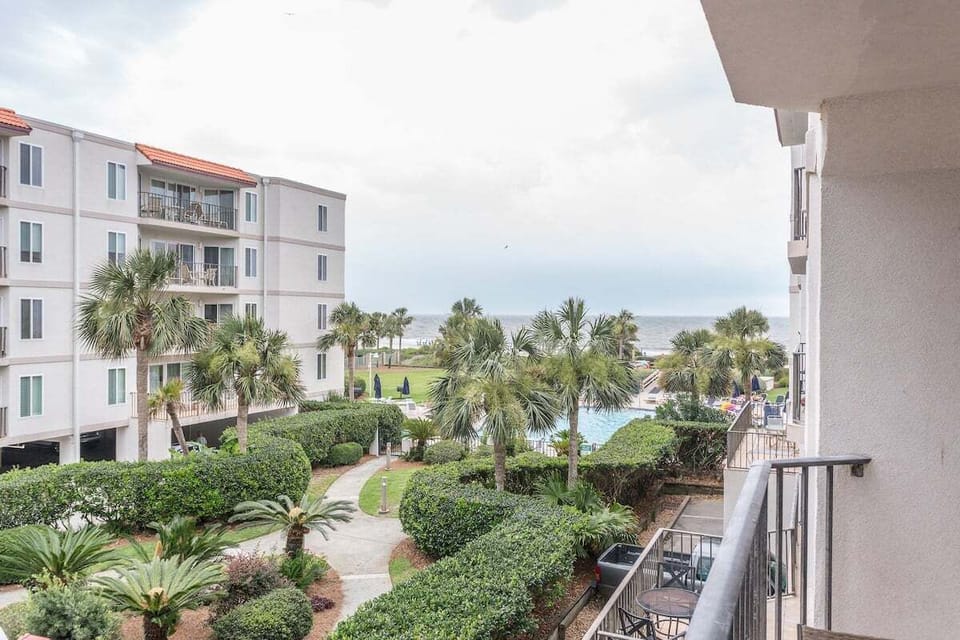 Beach Club 226 - Private Balcony