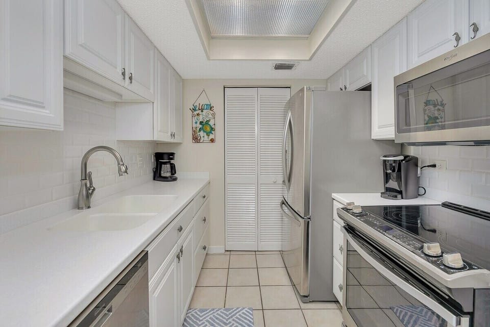 Beach Club 423 - Kitchen