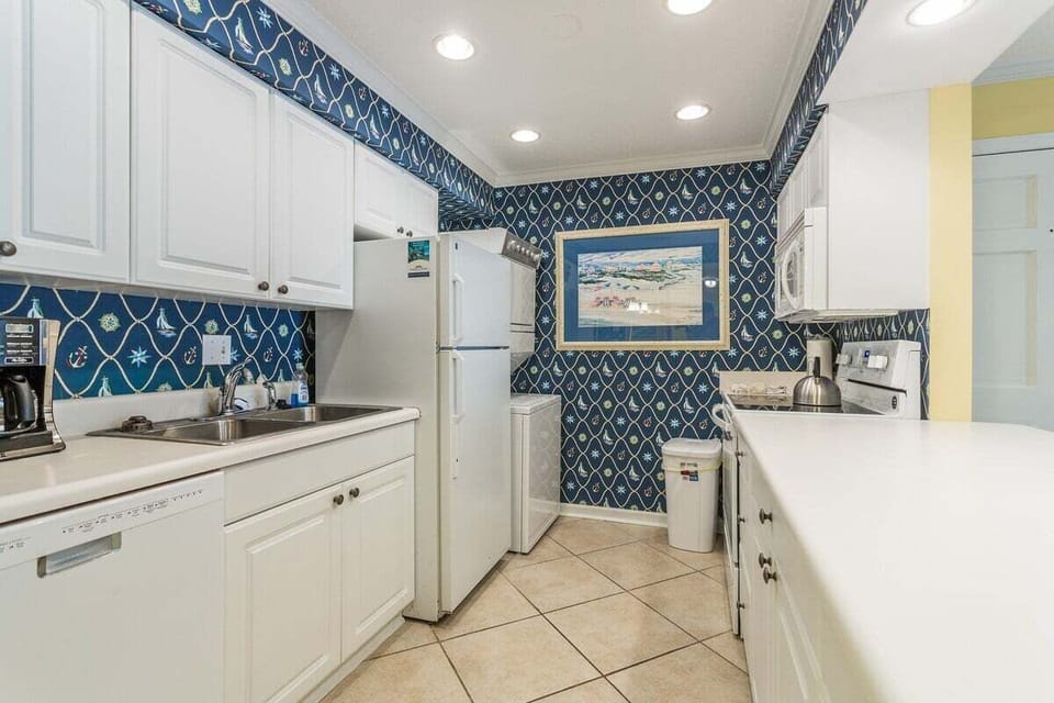 Ocean Walk L14 - Galley Style Kitchen