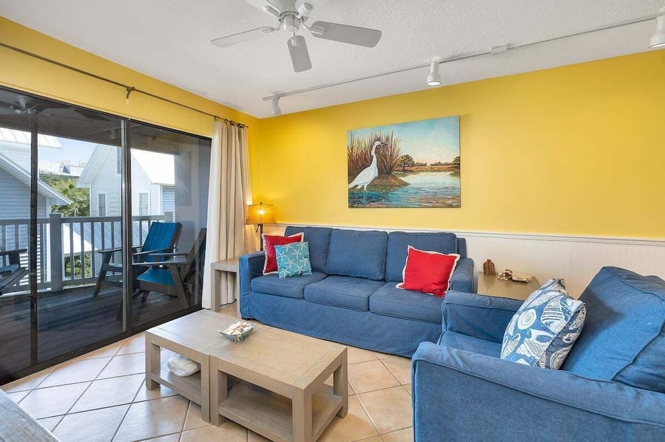 Shipwatch 215 - Living Space with Balcony Access