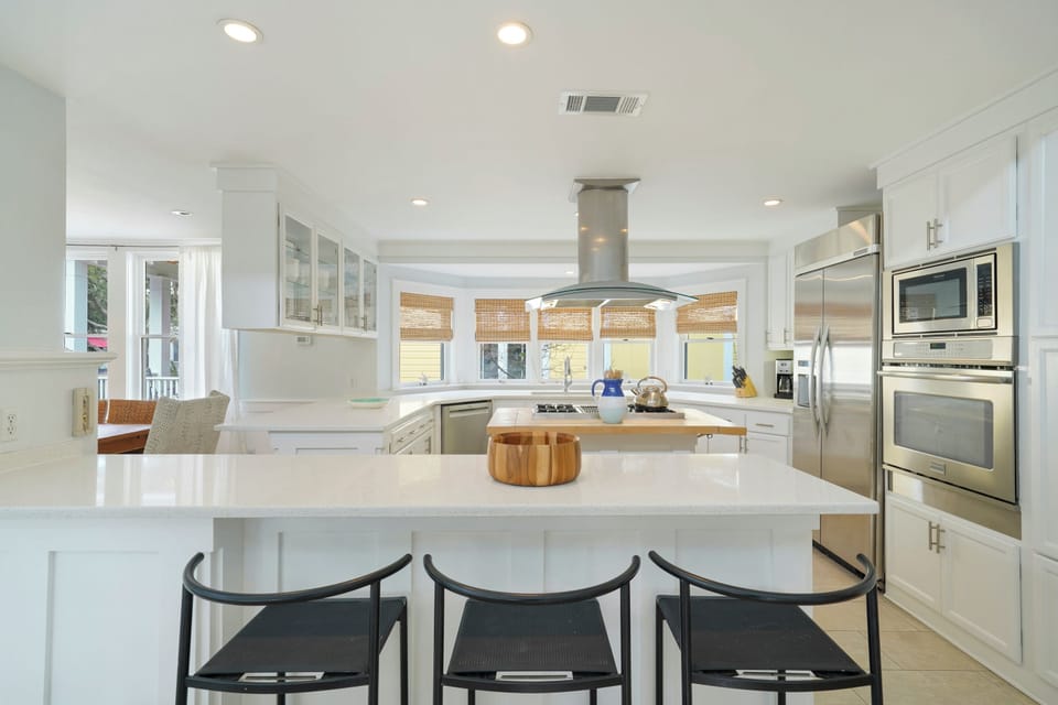 BEAUTIFUL UPDATED KITCHEN WITH NATURAL SUNLIGHT