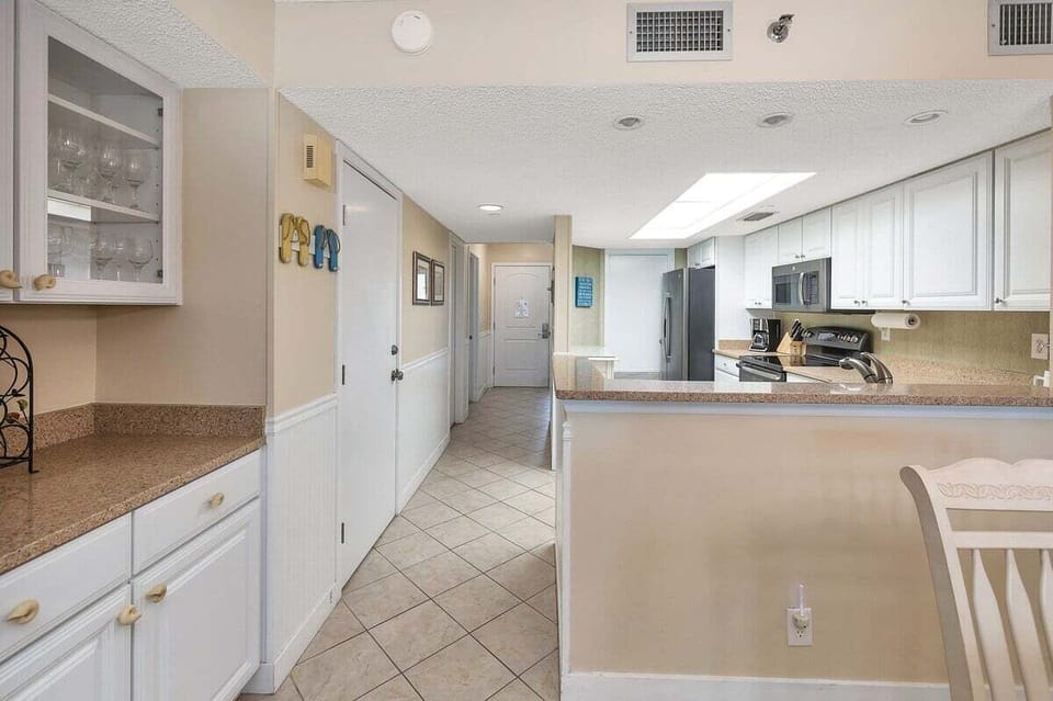 North Breakers 307 - Butler's Pantry