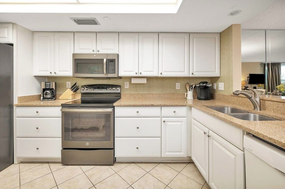 North Breakers 307 - Kitchen with stainless appliances