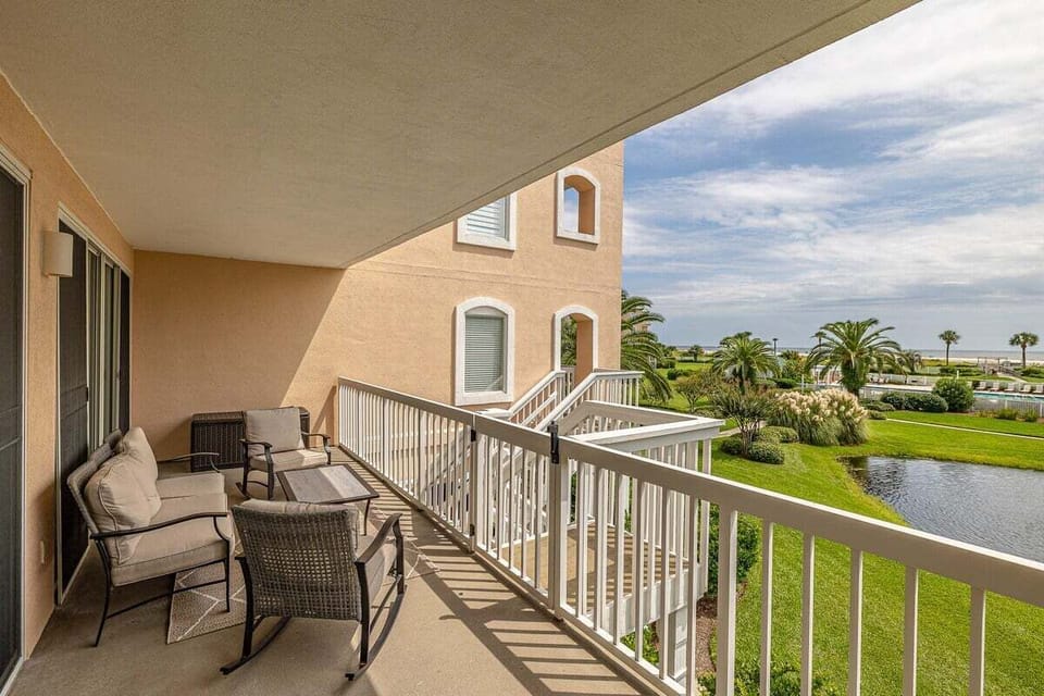 Saint Simons Grand #112 Private Balcony