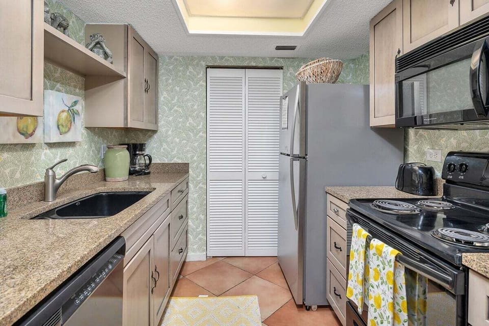Beach Club 232 - Kitchen