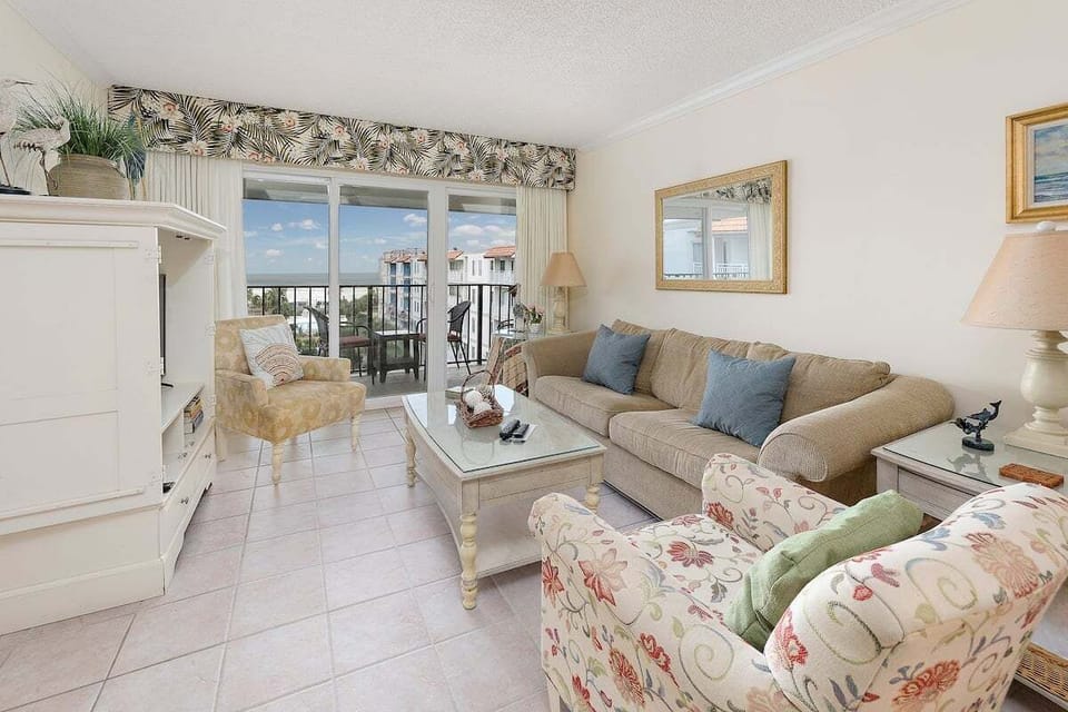 Beach Club 419 - Living Space