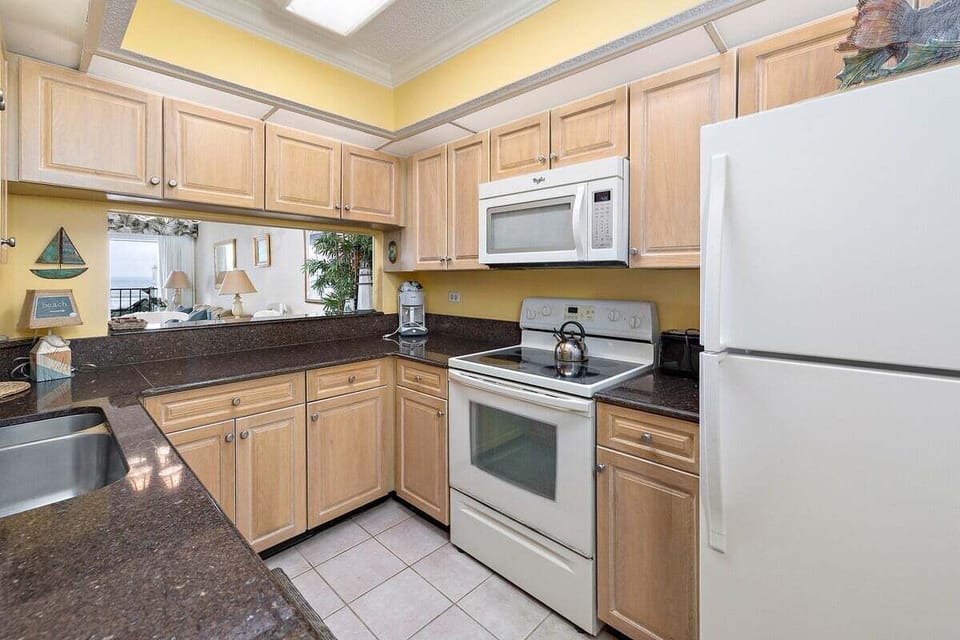 Beach Club 419 - Kitchen