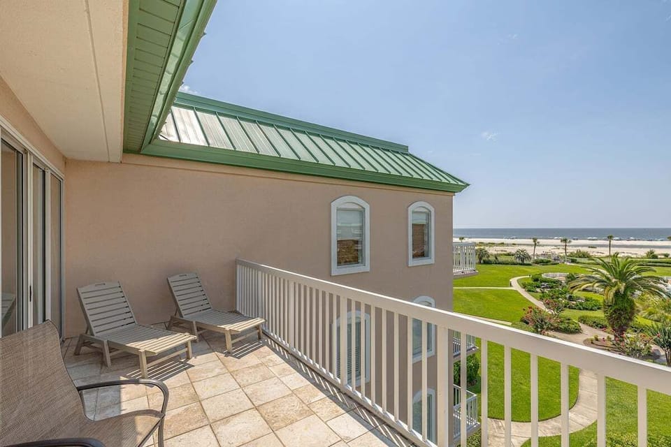 Saint Simons Grand #321 Private balcony view panned to left