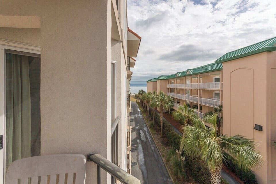 Beach Club 336 - Private Balcony