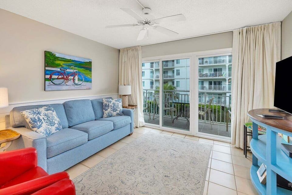 Beach Club 214 - Living Space with Private Balcony Access