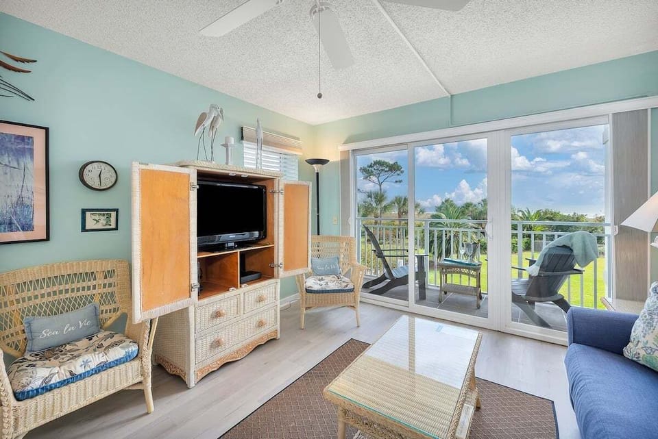 Beach Club 209 - Living Area with Private Balcony Access