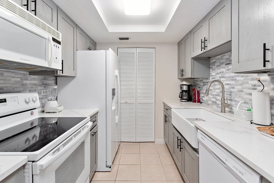 Beach Club 224 - Galley Style Kitchen