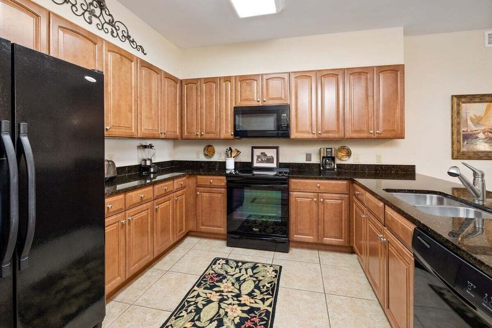 760 Ocean, 204 - Kitchen