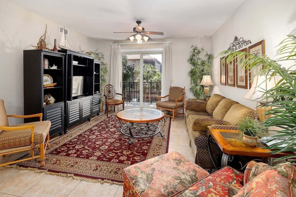 760 Ocean, 204 - Living Space