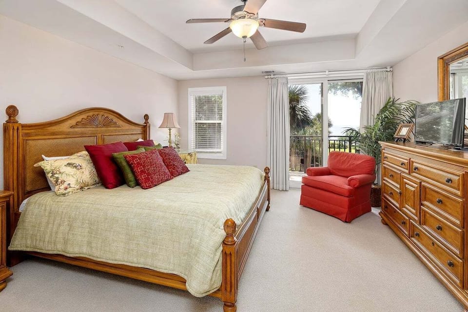 760 Ocean, 204 - Primary Bedroom