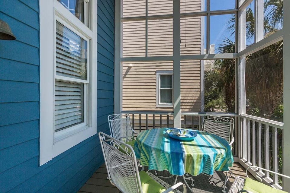 Front screened porch with dining space