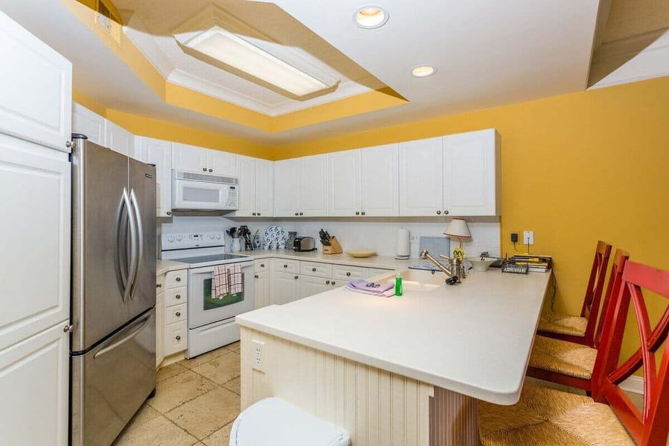 Saint Simons Grand 303 - Kitchen