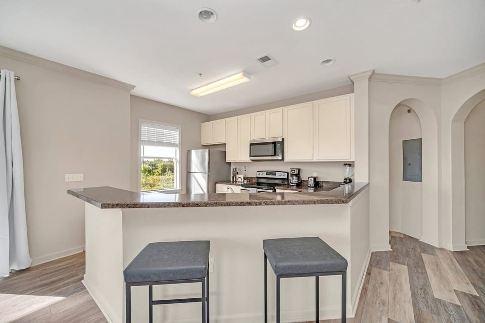 Kitchen breakfast bar seating