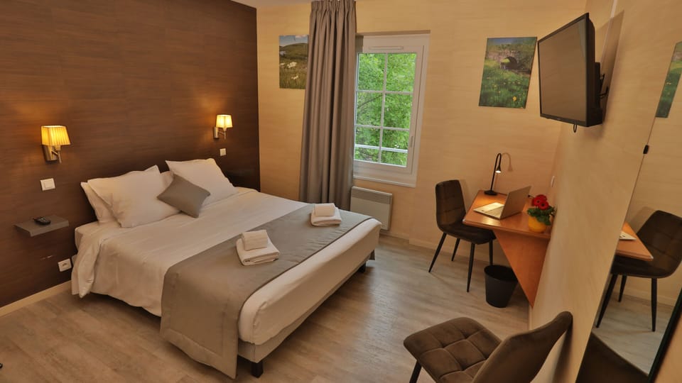 Comfort Double Room | Blackout drapes, free WiFi, bed sheets