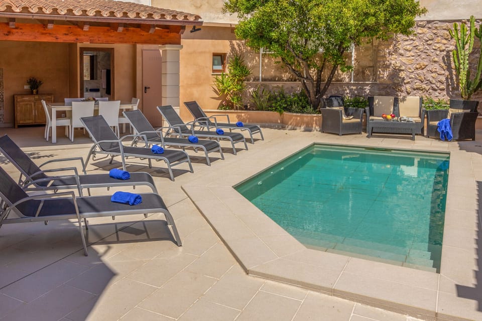 Beautiful villa with swimming pool