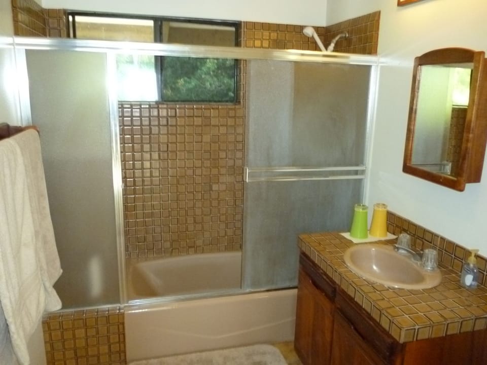 Free toiletries, hair dryer, towels, shampoo