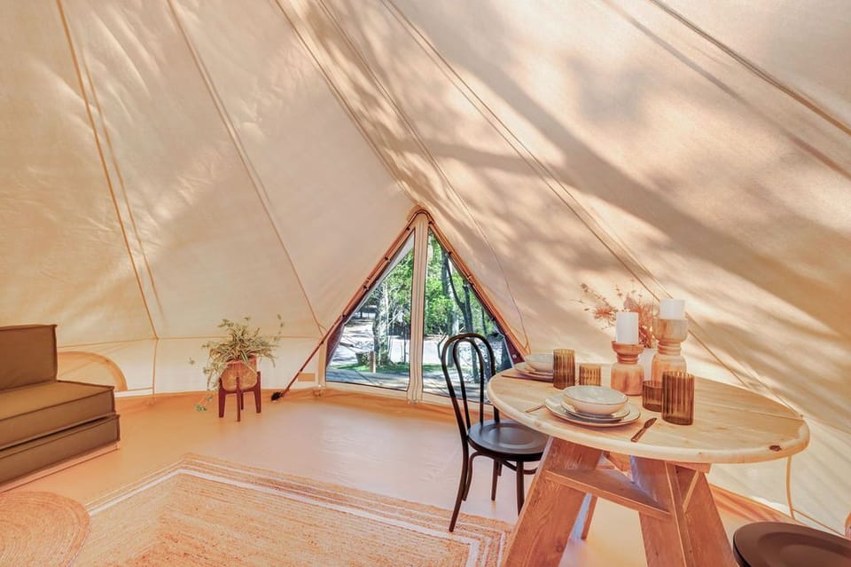 Basic Tent | Living area | 32-inch TV with digital channels