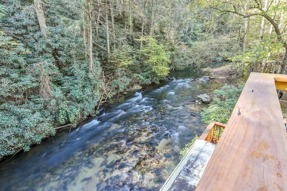 Life On Mountain Town Creek