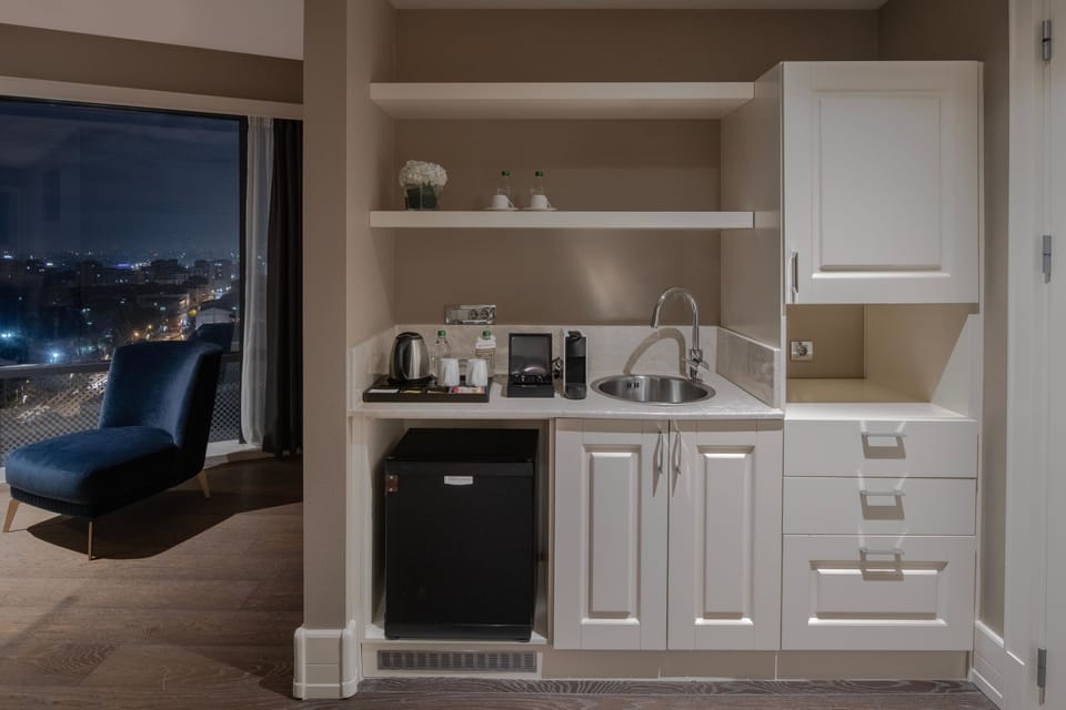 Corner Suite | Interior