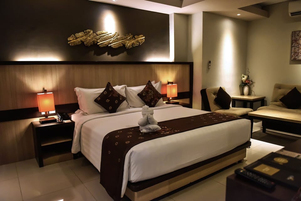 Studio Deluxe Room, Non Smoking | Premium bedding, pillowtop beds, in-room safe, desk