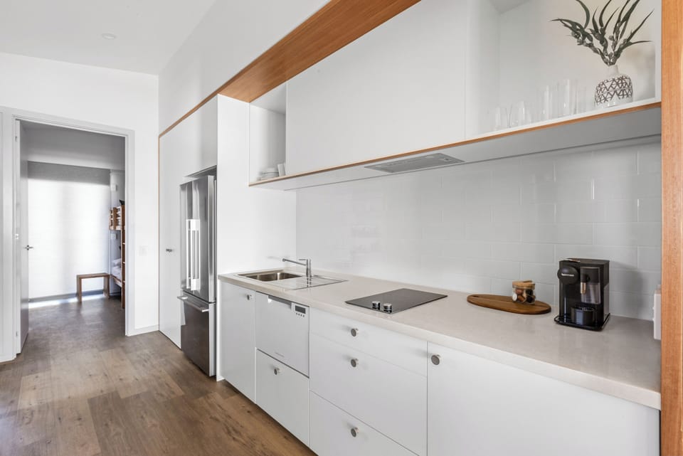 Premium Cabin - Sleeps 4 - Easy Access | Private kitchen | Fridge, microwave, stovetop, electric kettle