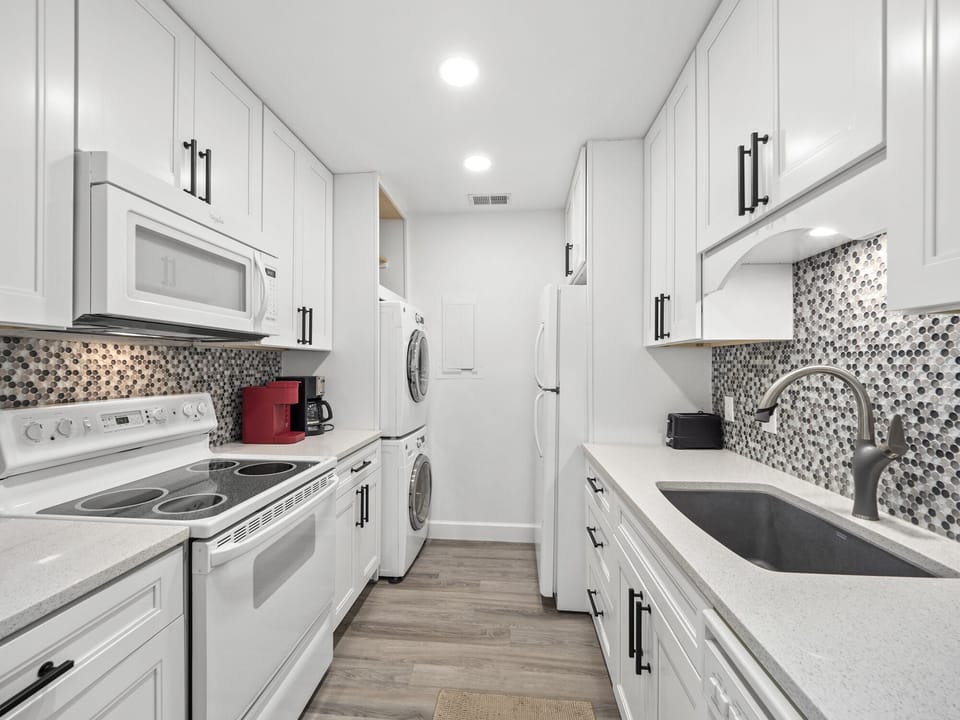 2380 Lighthouse Tennis | Kitchen - 2380 Lighthouse Tennis | Kitchen