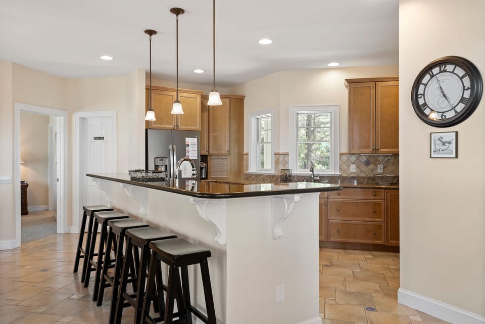 CC009: All About The View | Mid Level Kitchen