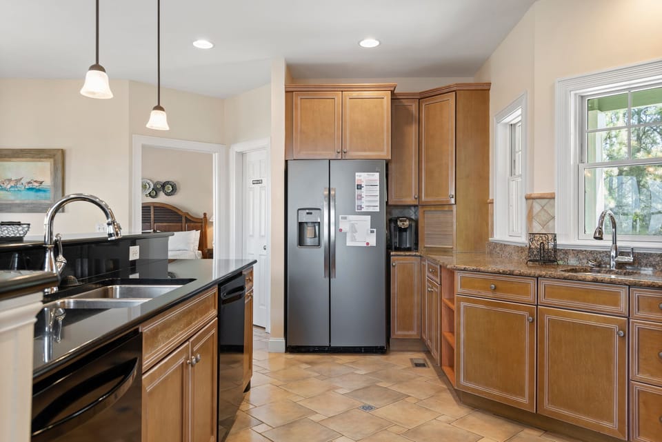 CC009: All About The View | Mid Level Kitchen