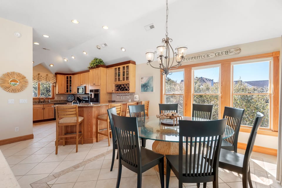 CC068: Endless Sunsets | Top Level Dining Area