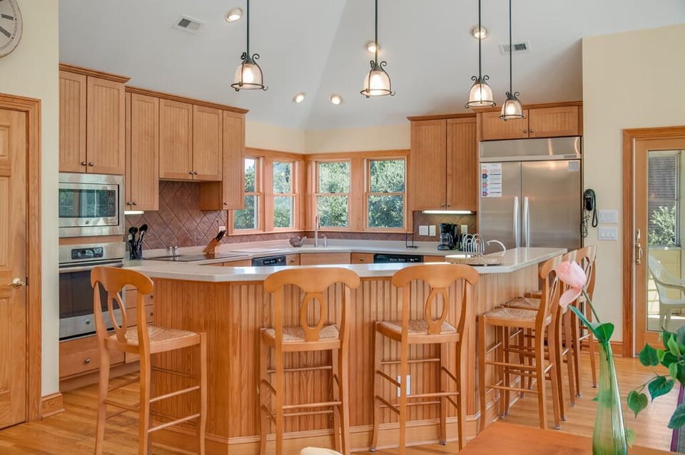 CC118: Heaven on Seven | Top Level Kitchen