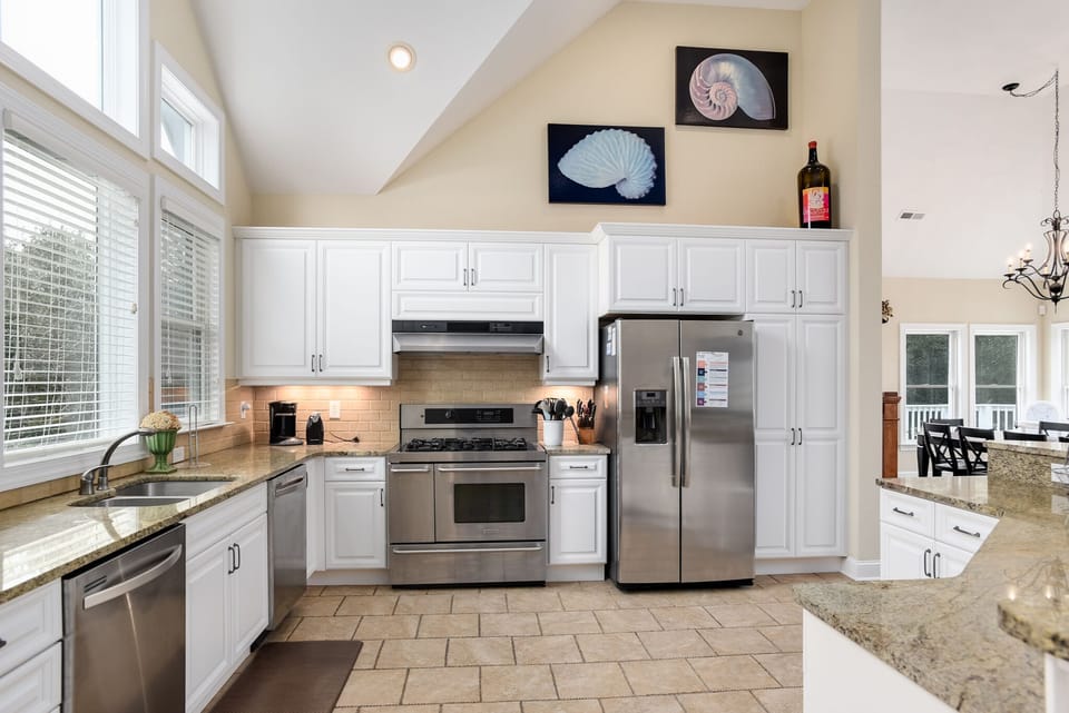 CC142: 8th And Sound | Top Level Kitchen