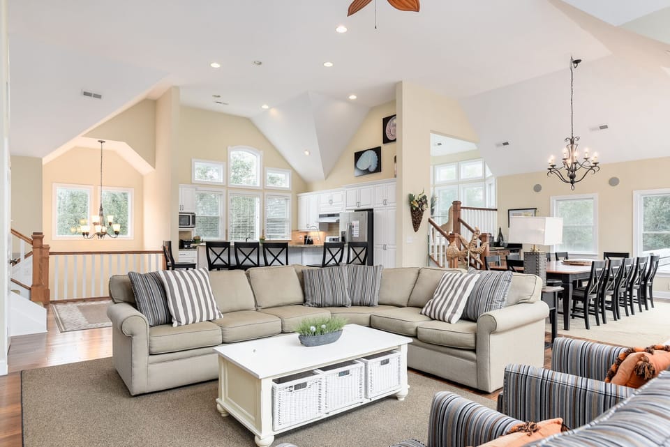 CC142: 8th And Sound | Top Level Living Area