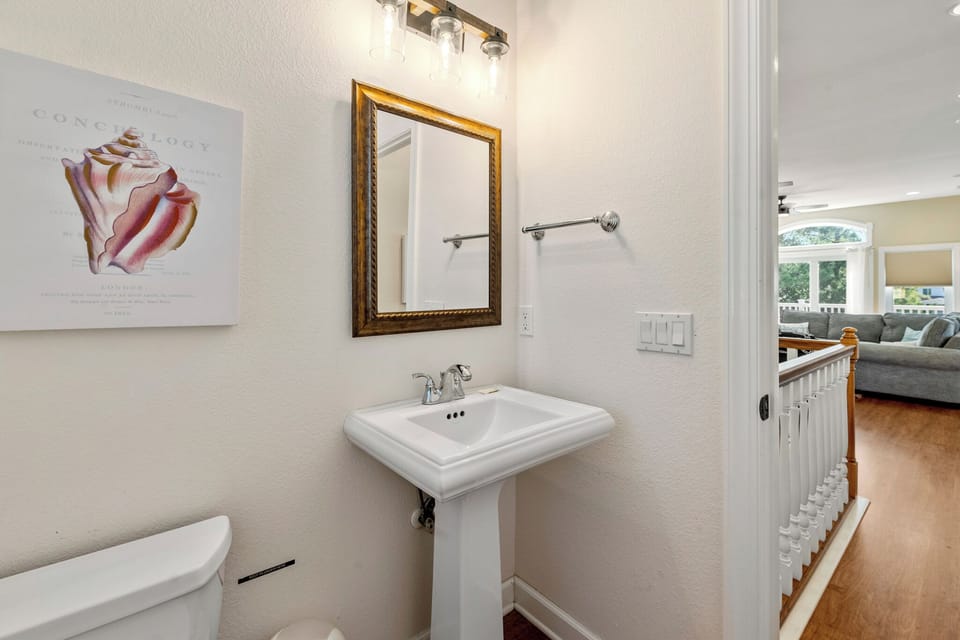 CL579: Turtles Nest | Top Level Half Bath