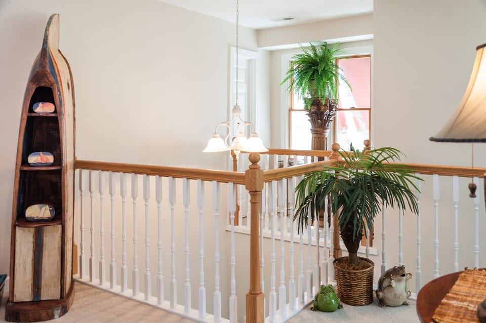 JR121: Reminiscent | Top Level Landing Decor