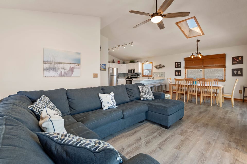 KDS2614: Y-Worry l Top Level Living Area