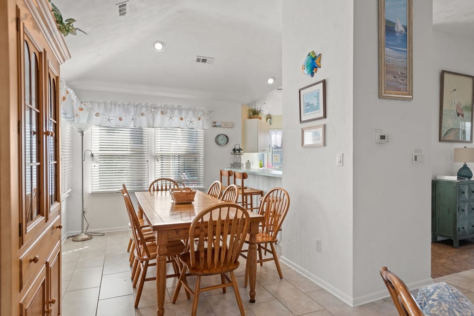 M861: Treasured Dreams | Top Level Dining Area