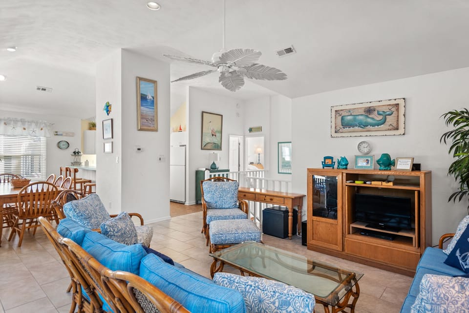 M861: Treasured Dreams | Top Level Living Area