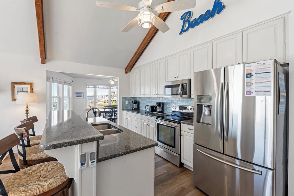 NHCB51: All Decked Out l Top Level Kitchen