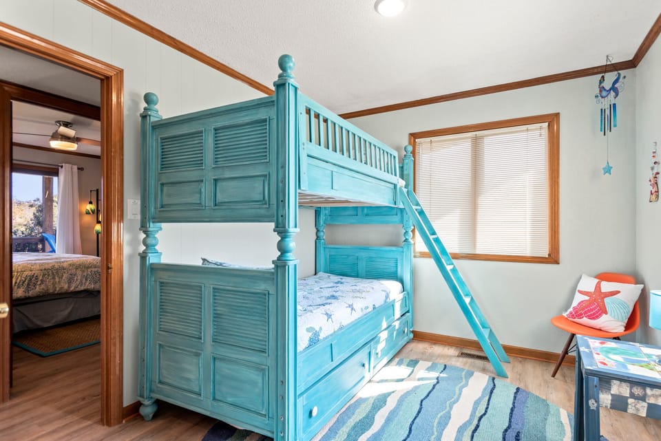SH42: 3 Weeks On The Shores l Mid Level Bedroom 2