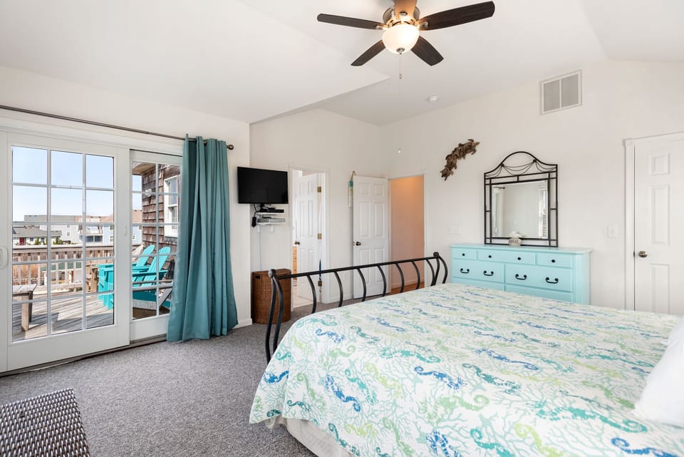 SN07: Summer Rental | Top Level Bedroom 8
