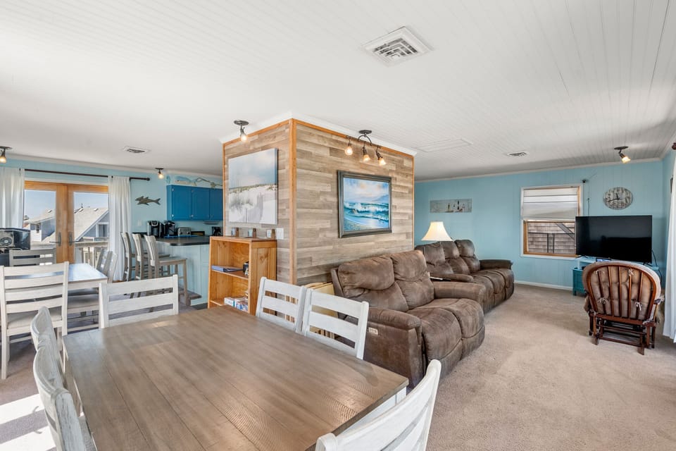 SN86: Amazing View | Top Level Living and Dining Area